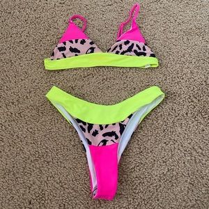 NEVER WORN SWIMSUIT (S)